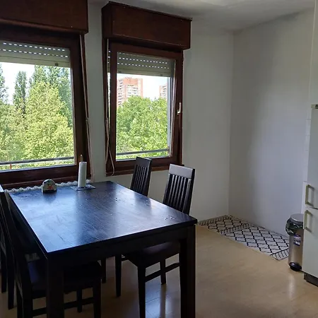 Student City, Wifi 300mbs Apartament *